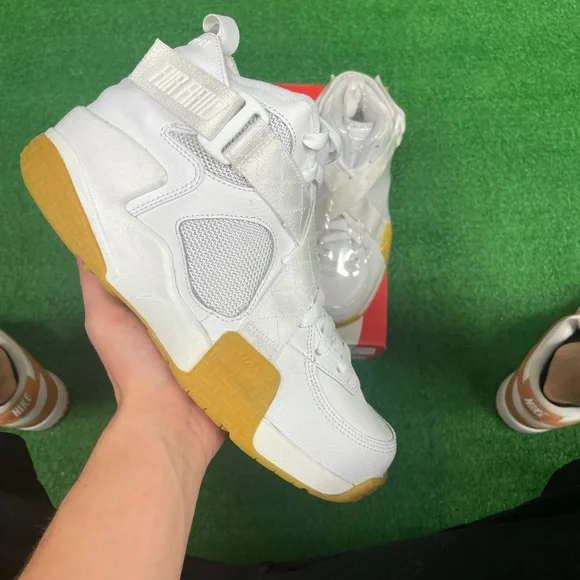 Nike | Shoes | Nike Air Raid Gum Bottom Size 8 Men Shoes New  display picture 3
